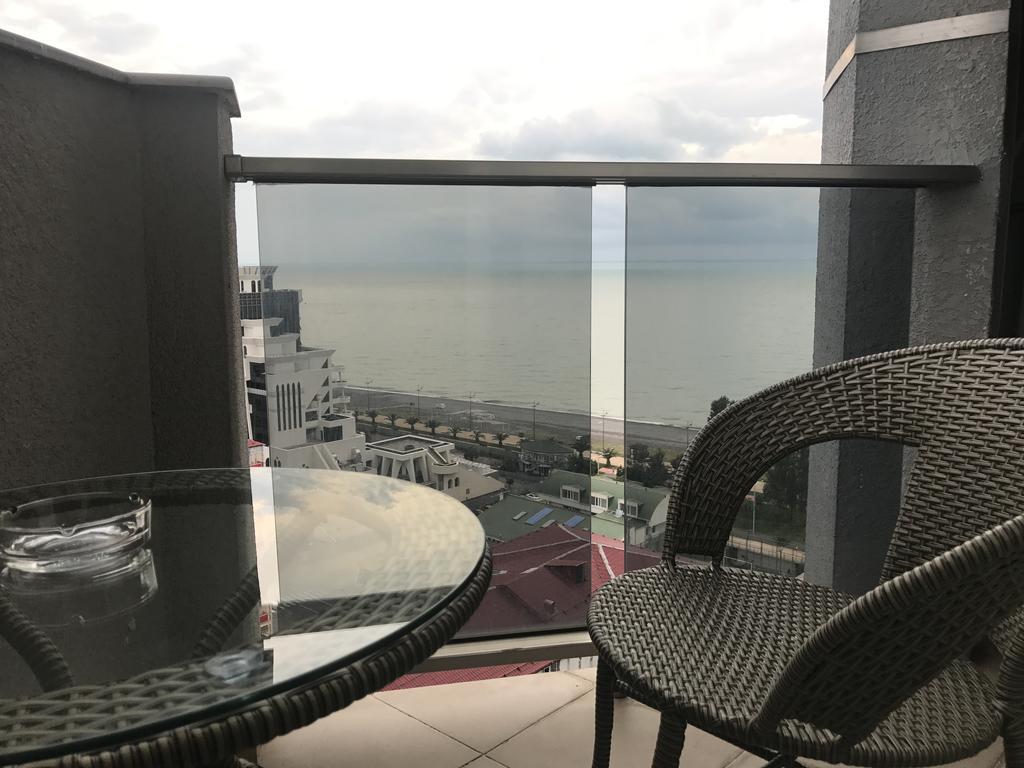 Ferienwohnung Selfie Batumi Exterior foto